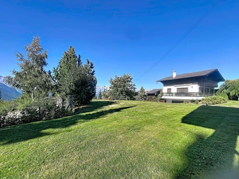 Land Lot, Home, Lawn, Cottage, Farmhouse, Slope, Meadow, Garden, Yard, Landscaping