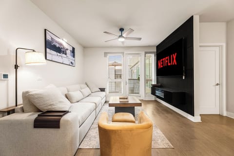 North Hollywood Vacation Rental | 2BR | 2BA | 1,200 Sq Ft
