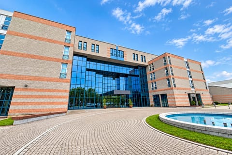 Hotel Exterior [summer]