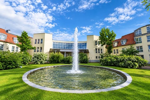 Hotel Exterior [summer]