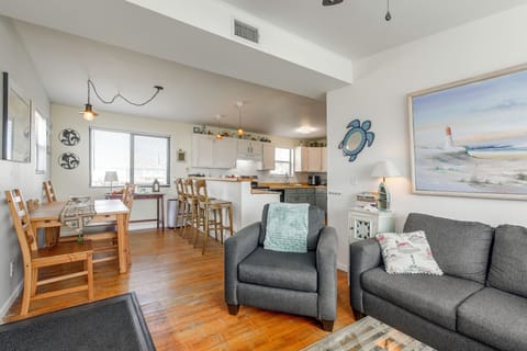 Freeport Vacation Rental | 2BR | 1.5BA | 736 Sq Ft | Stairs to Enter