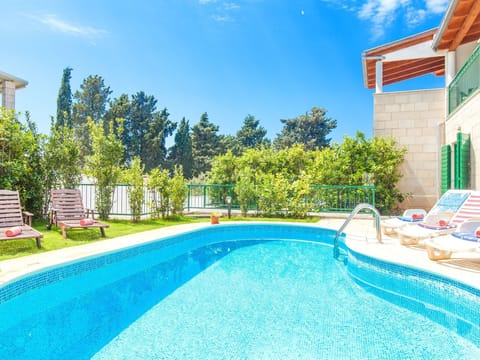 Holiday Home Swimming Pool