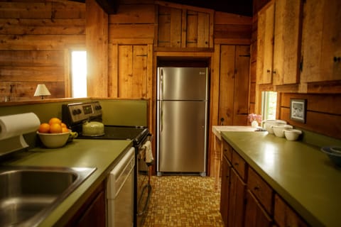 Fully stocked kitchen, new stove and fridge!