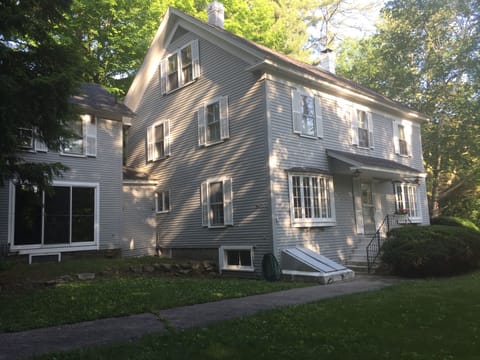 Main House with Guest House to the left.