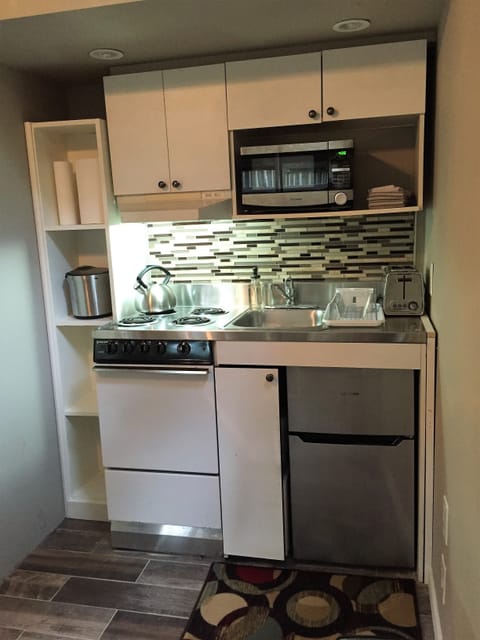 Full small size kitchen