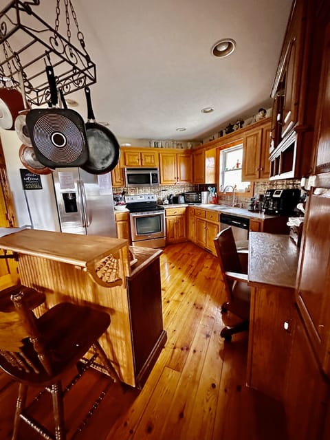 New appliances in Kitchen, new fridge , new coffee maker & air fryer 