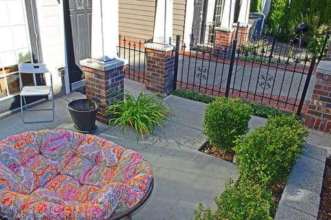 Private patio & entrance