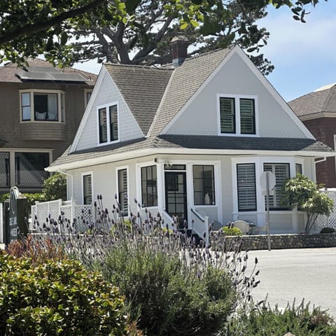 Welcome to the Cottage at Lover's Point - your home away from home!