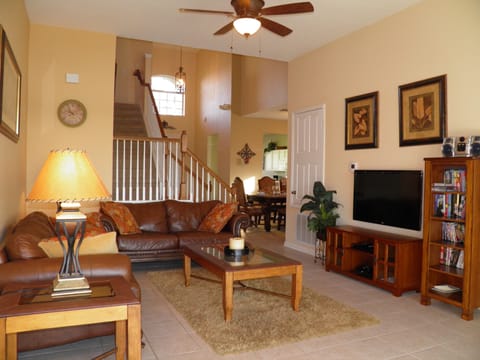 Spacious Living room with Lake/pool views