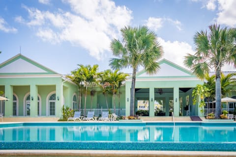 Pool and clubhouse 