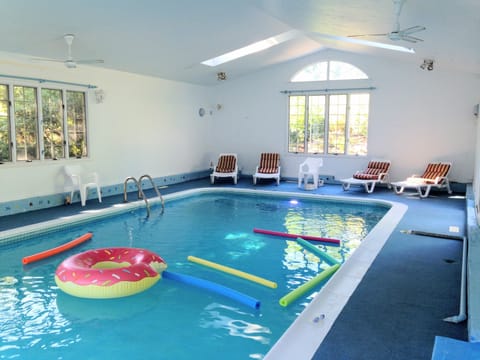 Heated indoor swimming pool (16x32)