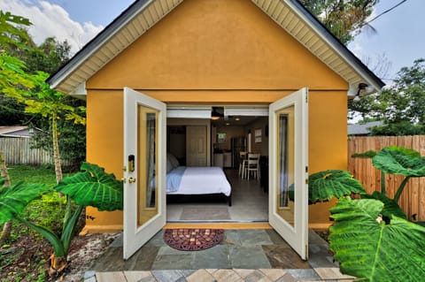 Welcome to our Guest House in Winter Park! 