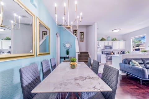 Stylish dining for 8 people