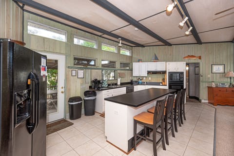 Fully equipped kitchen with large island