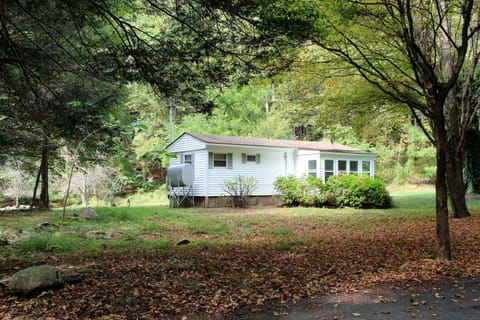 White Oak Canyon Cottage - front view