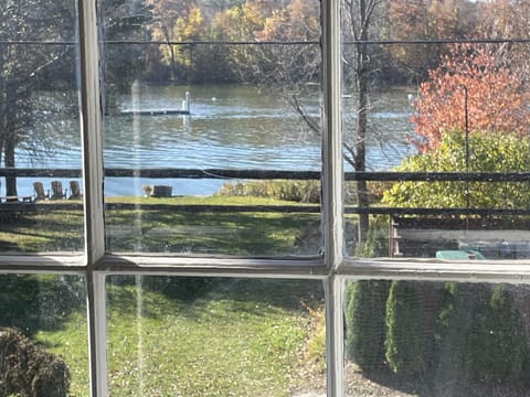 Living Room River & Silas Perkins Park views.