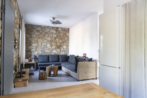 Open plan living area with cable TV and WI-FI router. Photo by Barbara Werren.
