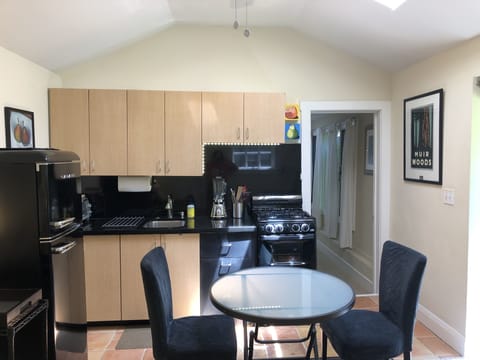 Fully equipped kitchen 
