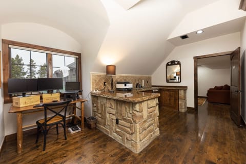 Harding Suite kitchenette & desk