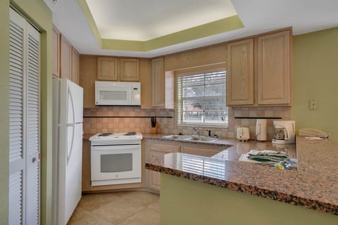 Fully Stocked Kitchen