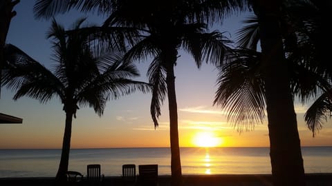 Another wonderful sunset! Get the family together and enjoy the warm Gulf breeze