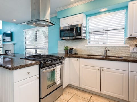 Fully stocked kitchen w/ all of the dishware, cookware and bakeware you'll need.