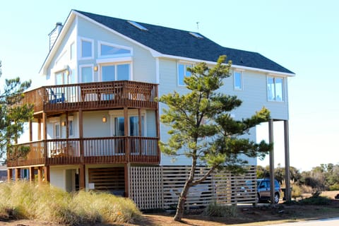 Oceanside Vacation Retreat in South Nags - Head, NC - Spectacular views 