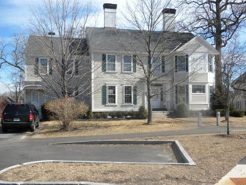 Front view in winter.
