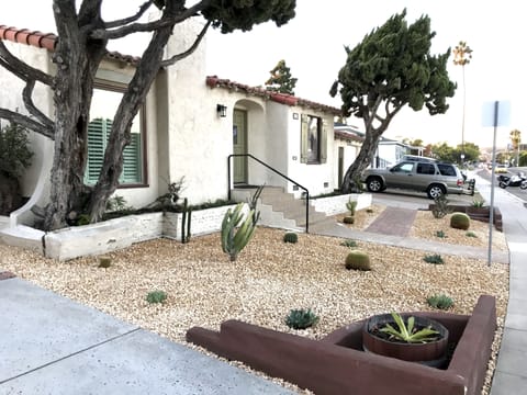 The Cute Spanish Bungalow in Crown Point