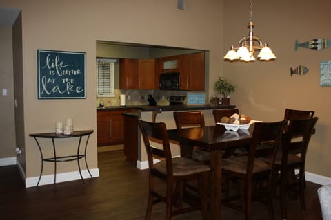 The dining room looking into kitchen!