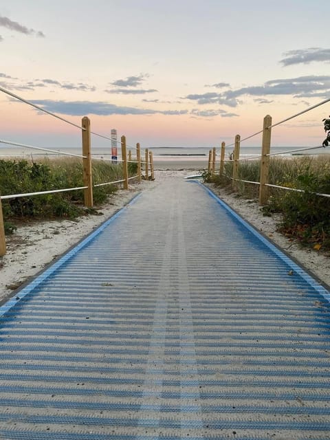 Easy to get down path