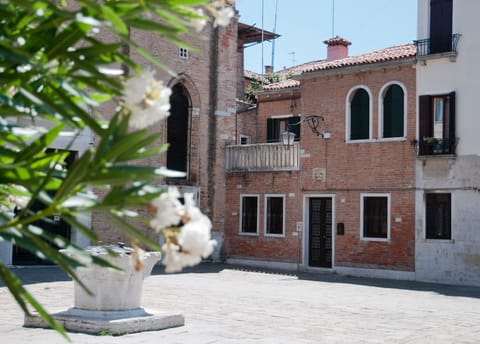 This is a whole house over two floors, overlooking one of venice's best squares