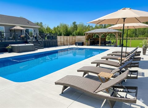 Heated & underlit 20'x40' heated pool mid-May to mid-Oct.