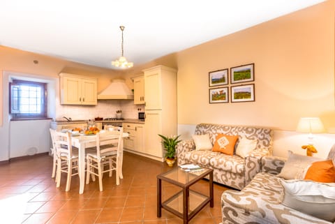 Mandorlo apartment
Monti 1824
www.monti1824.com