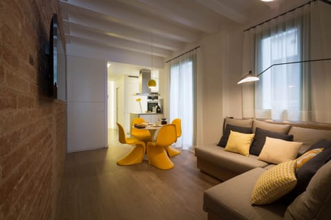 An exquisite combination of space, textures and materials
