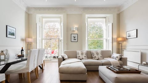 A very pleasant room with a lovely balcony.