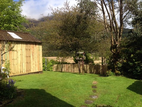 Large enclosed, private gardens with views to the mountains