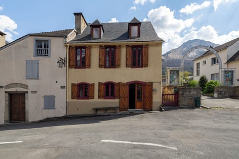 Front aspect