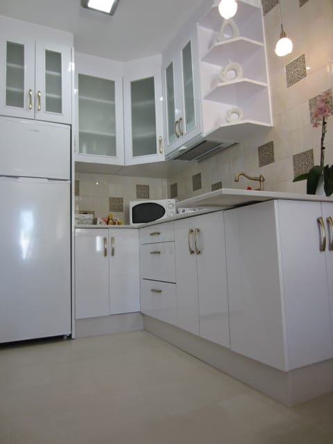 Fully Equipped Kitchenette