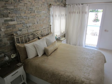 The Gold Suite can sleep up to 3 guests