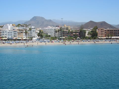 Many sports and leisure facilities at the beach