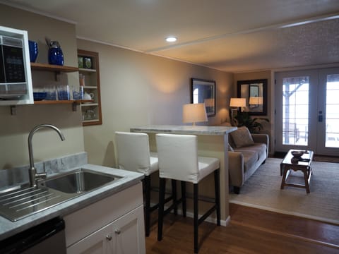 Breakfast bar with bar stools - perfect for lunch or laptop.