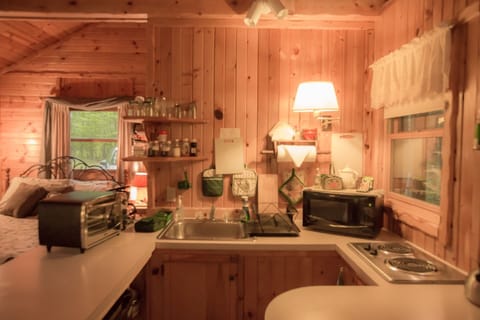 The cozy kitchen.