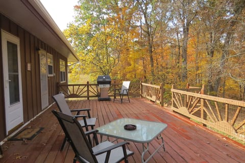 Relax on the deck. Scenic view. propane grill, We keep the tank turned off.