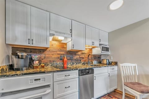 Blender and crockpot