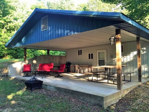 Outdoor dining space + firepit