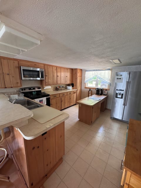 New appliances and fully stocked kitchen