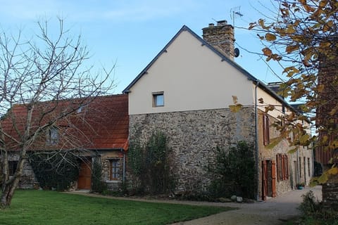 The house from the driveway