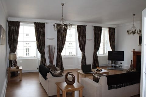 Large Lounge can accommodate parties