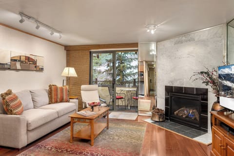Spacious Living Area With Sofa Sleeper